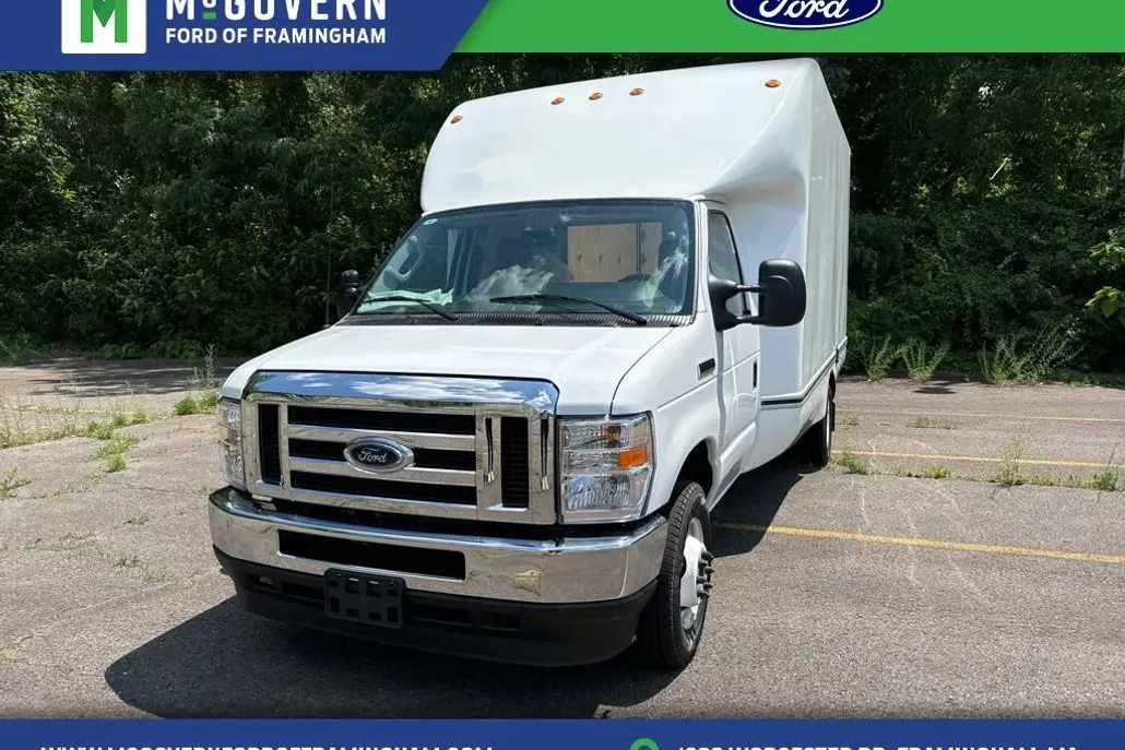 2025 Ford E-350 photo 1