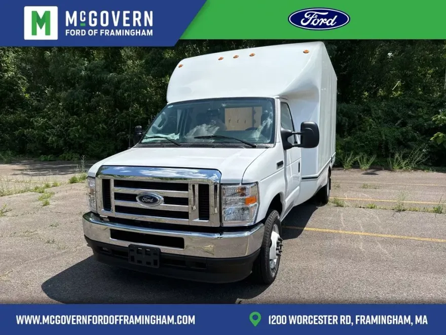 2025 Ford E-350 photo 1