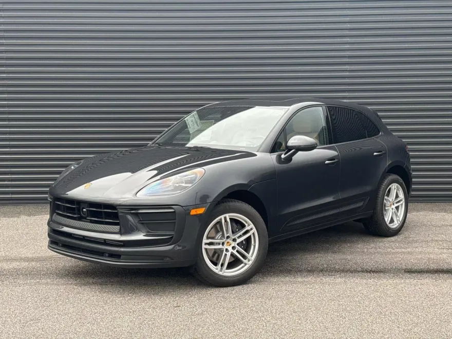 2025 Porsche Macan T photo 1
