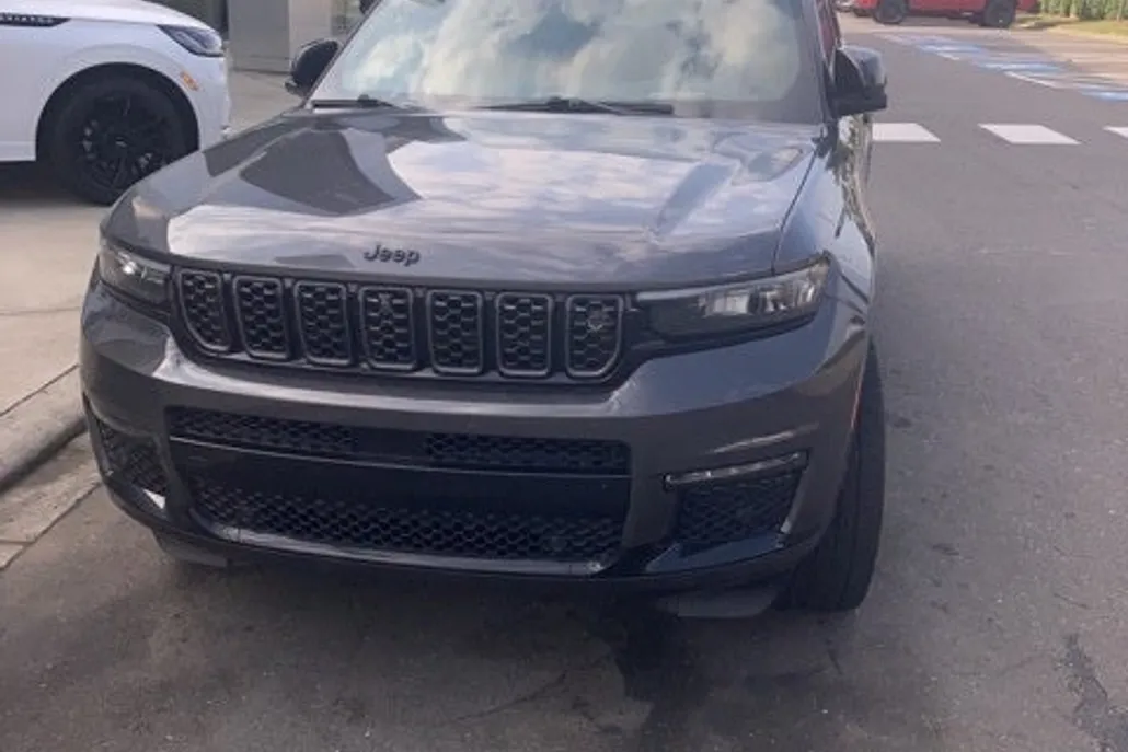 2023 Jeep Grand Cherokee L Summit photo 1