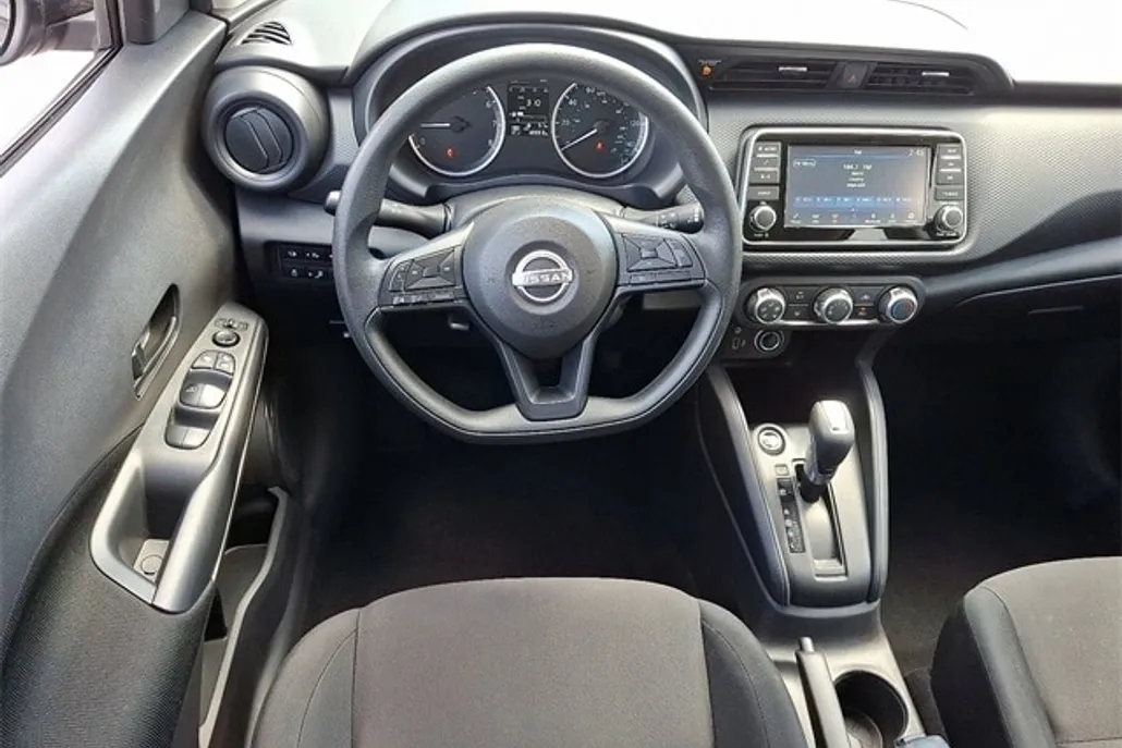 2024 Nissan Kicks S photo 1