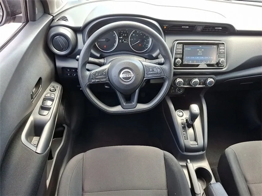 2024 Nissan Kicks S photo 1