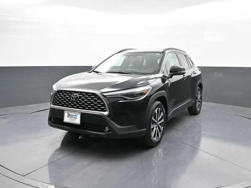 2025 Toyota Corolla Cross XLE photo 1