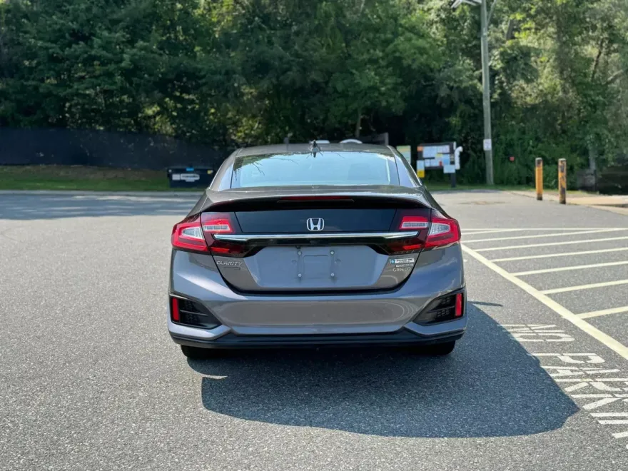 2018 Honda Clarity Plug-In Hybrid Touring photo 1