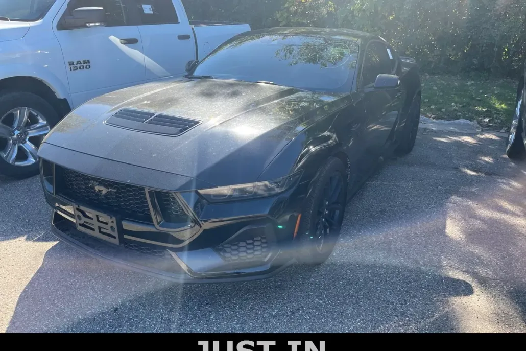 2024 Ford Mustang GT photo 1