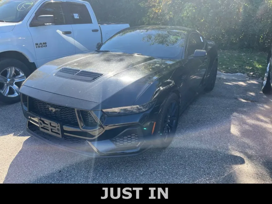 2024 Ford Mustang GT photo 1