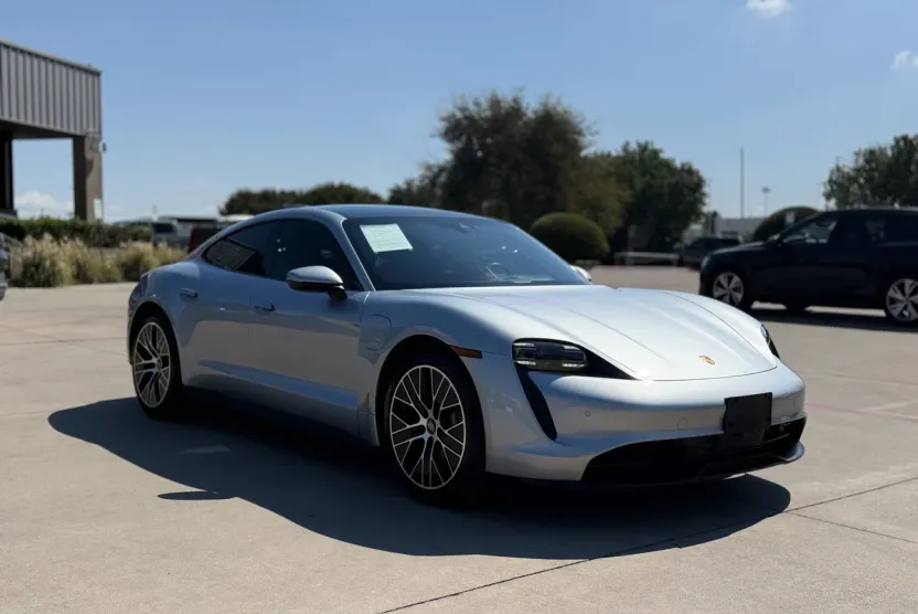 2021 Porsche Taycan photo 1