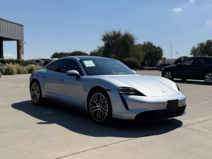 2021 Porsche Taycan photo 1