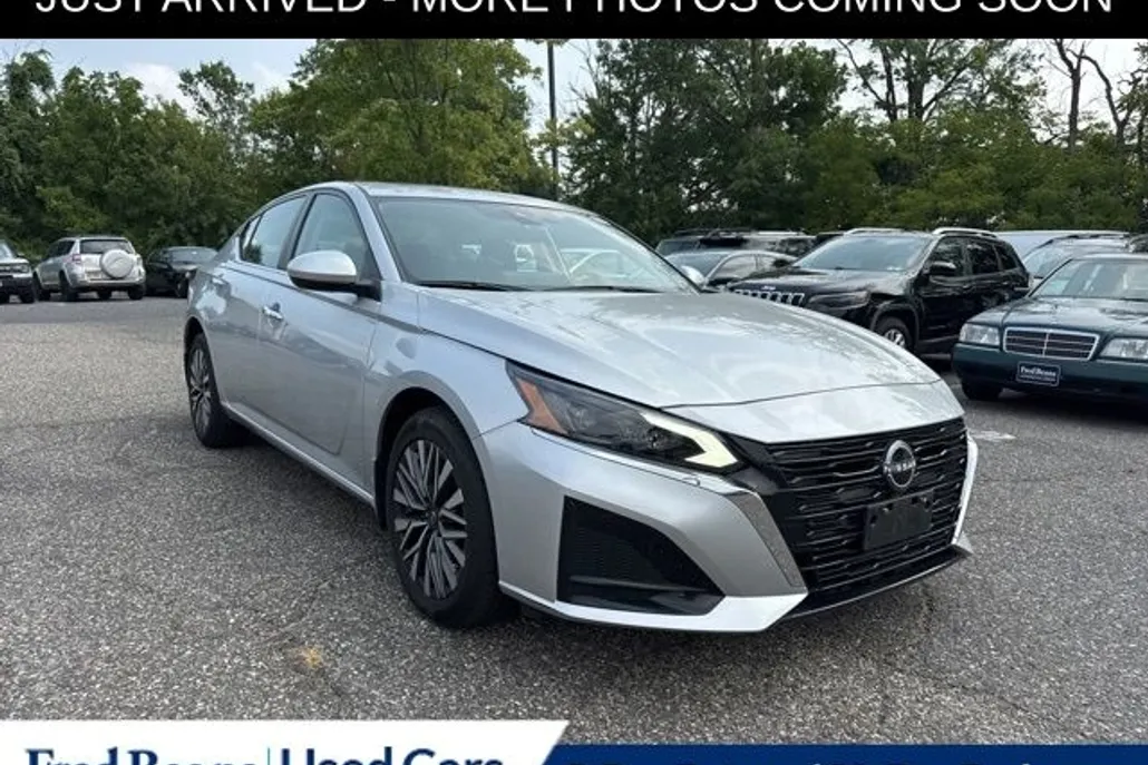2023 Nissan Altima 2.5 SV photo 1