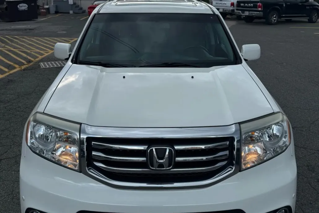 2013 Honda Pilot Touring Sport photo 1