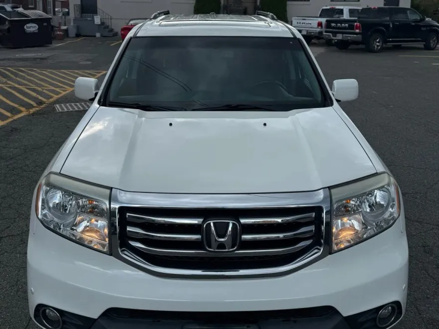 2013 Honda Pilot Touring Sport photo 1