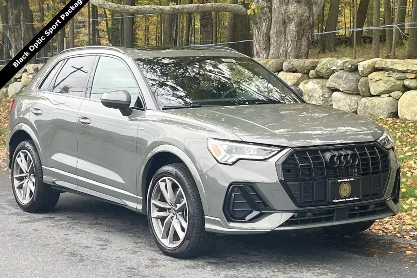 2022 Audi Q3 S line Premium Plus photo 1