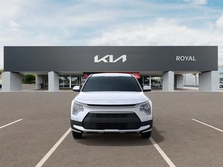 2025 Kia Niro LX photo 1