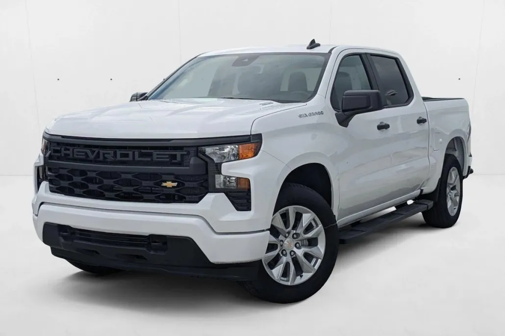 2025 Chevrolet Silverado 1500 Custom photo 1
