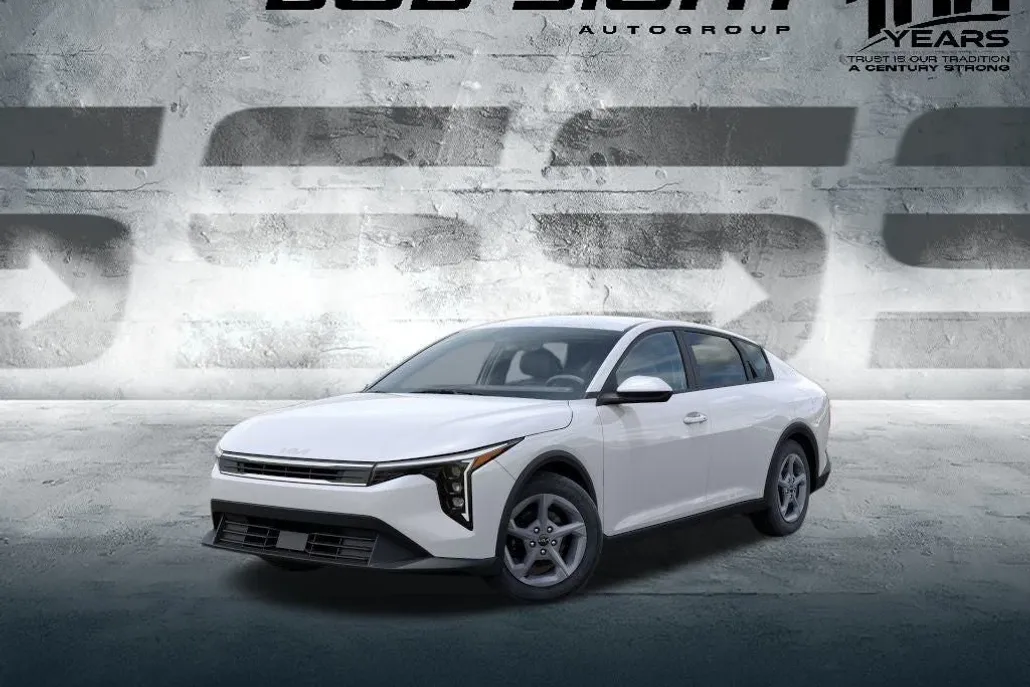 2025 Kia K4 LXS photo 1