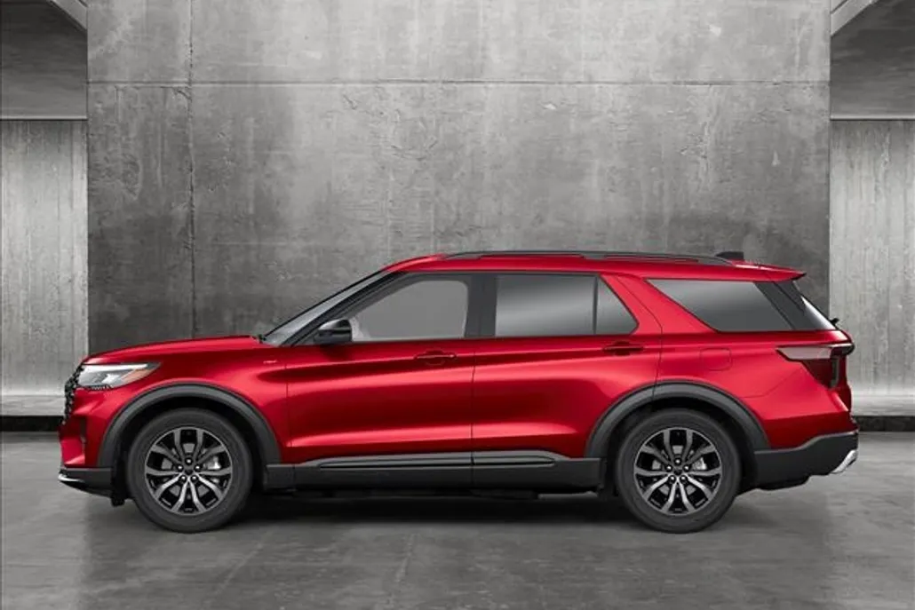 2025 Ford Explorer ST-Line photo 1