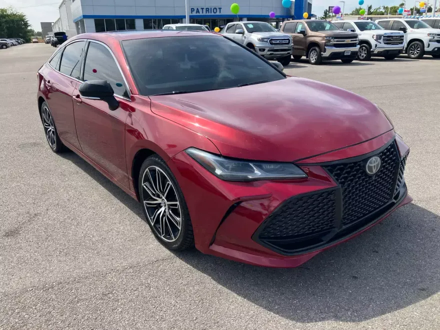 2019 Toyota Avalon XLE photo 1