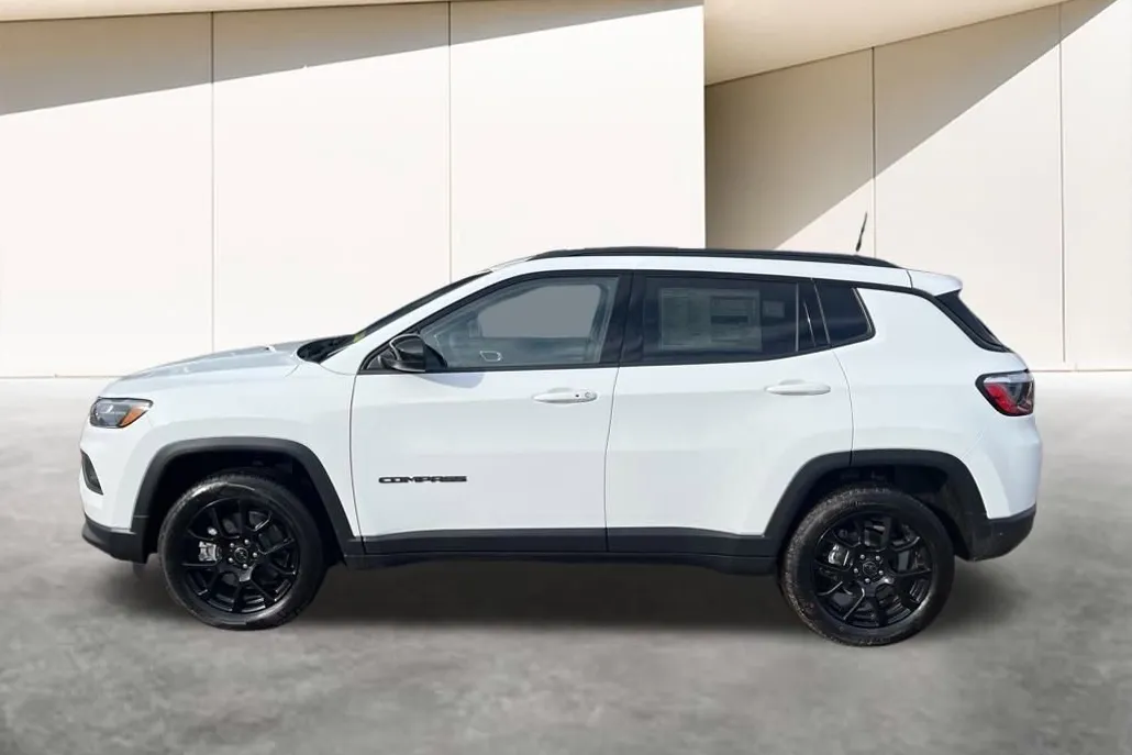 2025 Jeep Compass Latitude photo 1