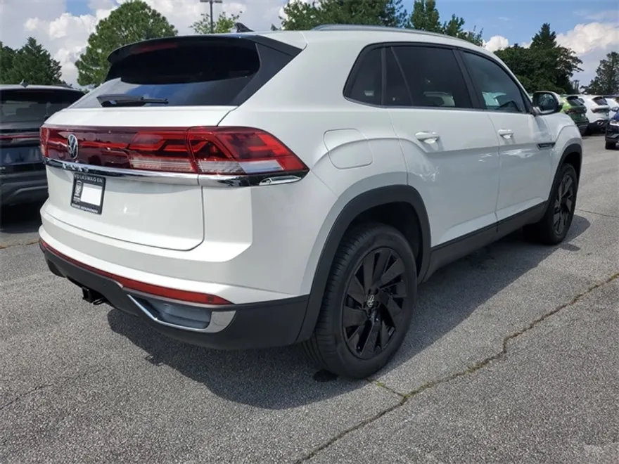 2026 Volkswagen Atlas Cross Sport SE Technology photo 1