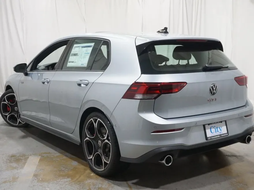 2025 Volkswagen Golf GTI Autobahn photo 1