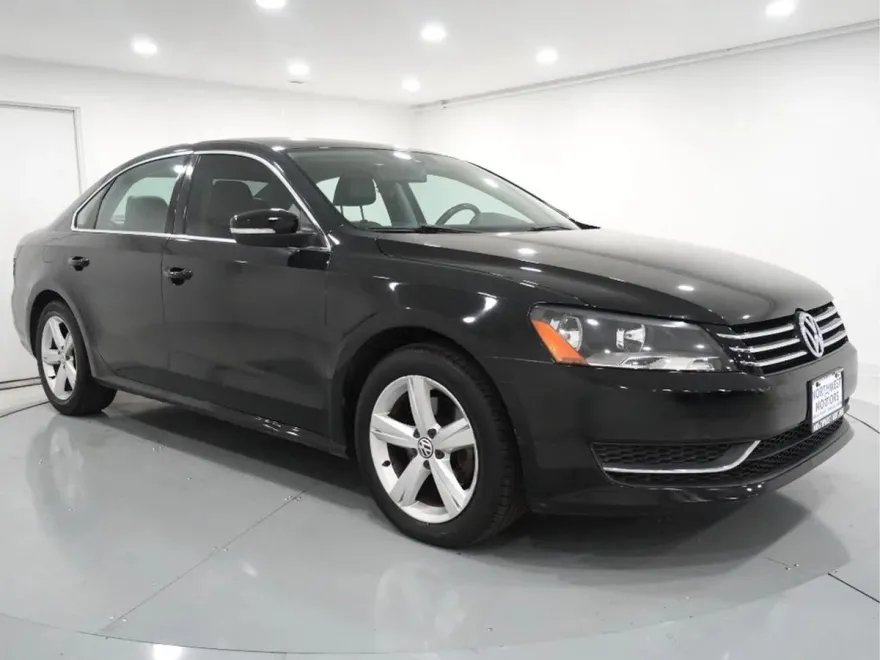 2013 Volkswagen Passat SE photo 1