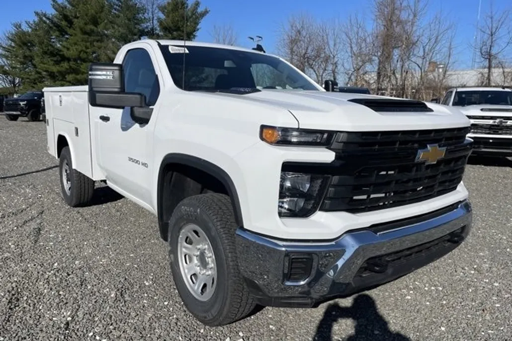 2025 Chevrolet Silverado 3500HD photo 1