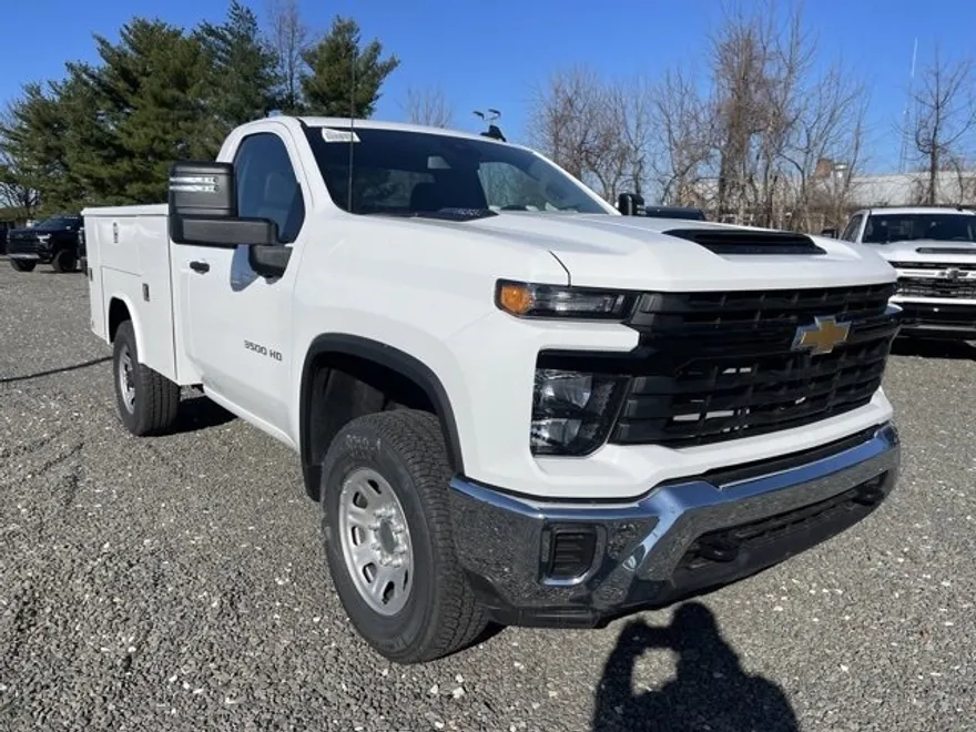 2025 Chevrolet Silverado 3500HD photo 1