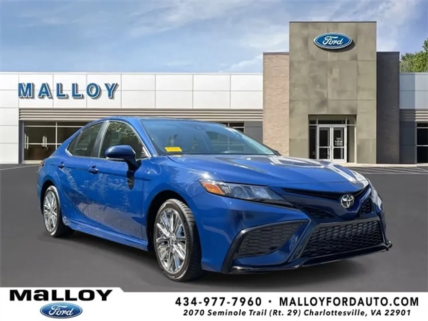 2024 Toyota Camry SE photo 1