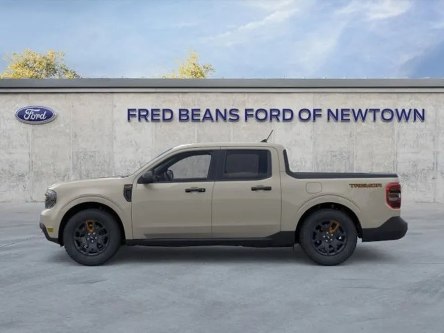 2024 Ford Maverick XLT photo 1