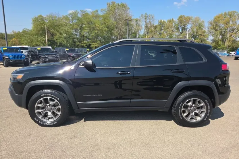 2021 Jeep Cherokee Trailhawk photo 1