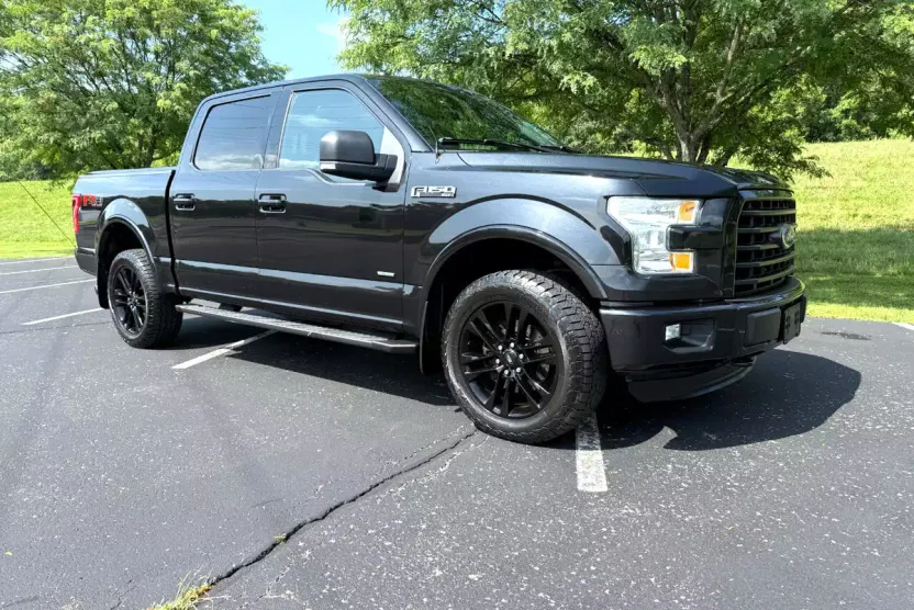2015 Ford F-150 XLT photo 1