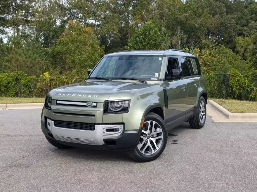 2023 Land Rover Defender SE photo 1