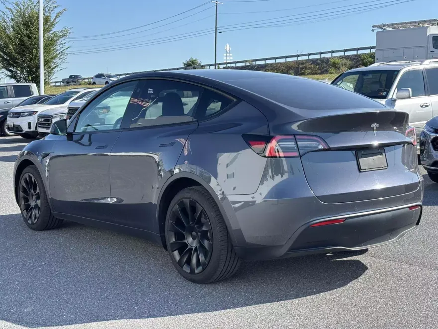 2021 Tesla Model Y Long Range photo 1