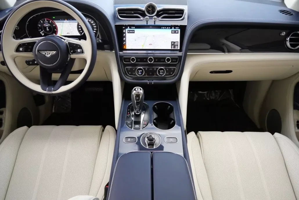 2025 Bentley Bentayga EWB photo 1