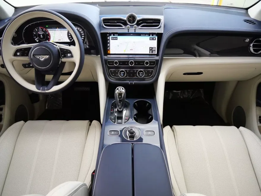 2025 Bentley Bentayga EWB photo 1