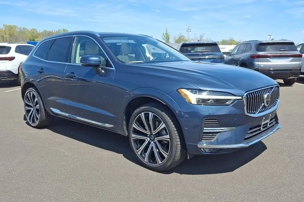 2023 Volvo XC60 Ultimate photo 1