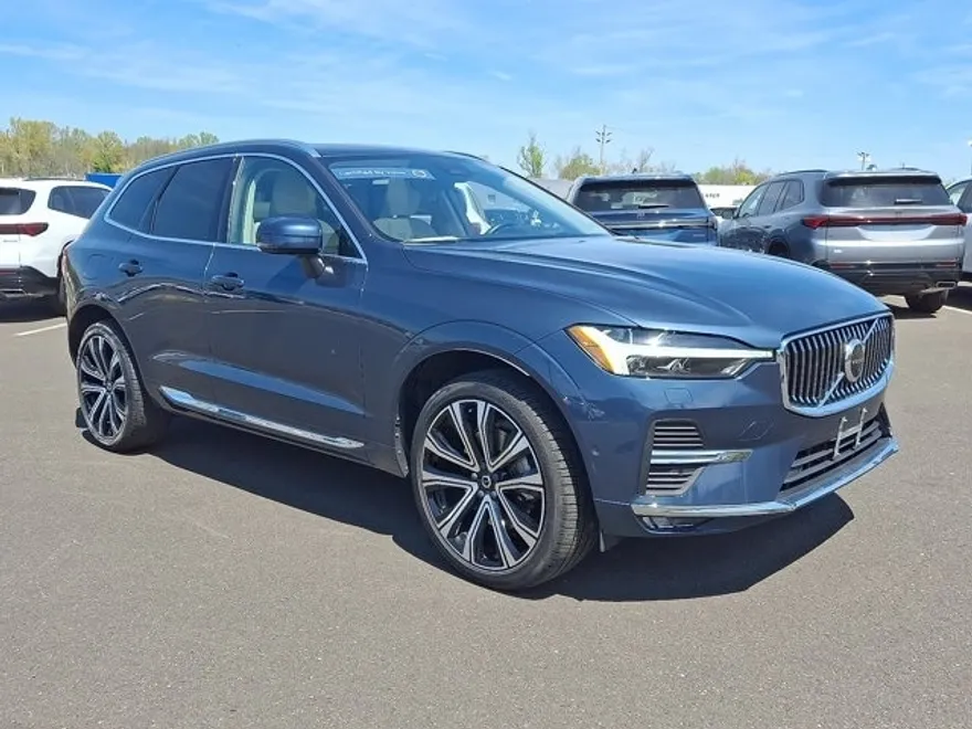 2023 Volvo XC60 Ultimate photo 1