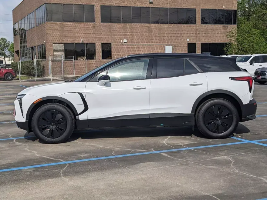2025 Chevrolet Blazer EV photo 1