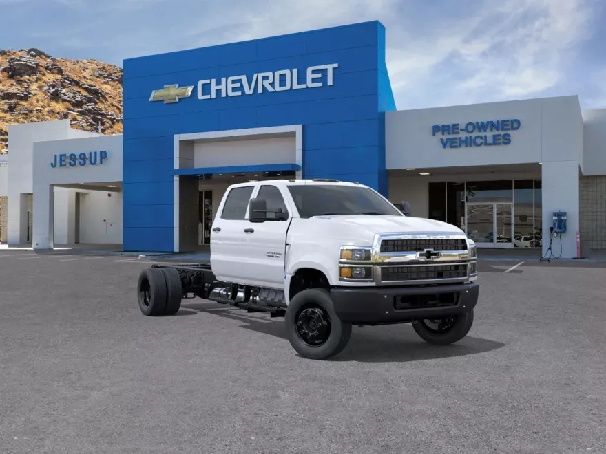 2025 Chevrolet Silverado 4500HD Work Truck photo 1