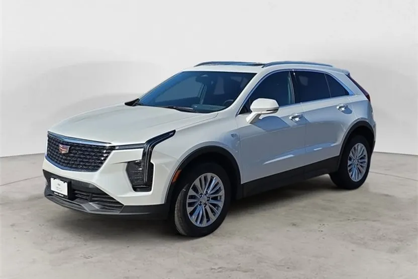 2024 Cadillac XT4 Luxury photo 1