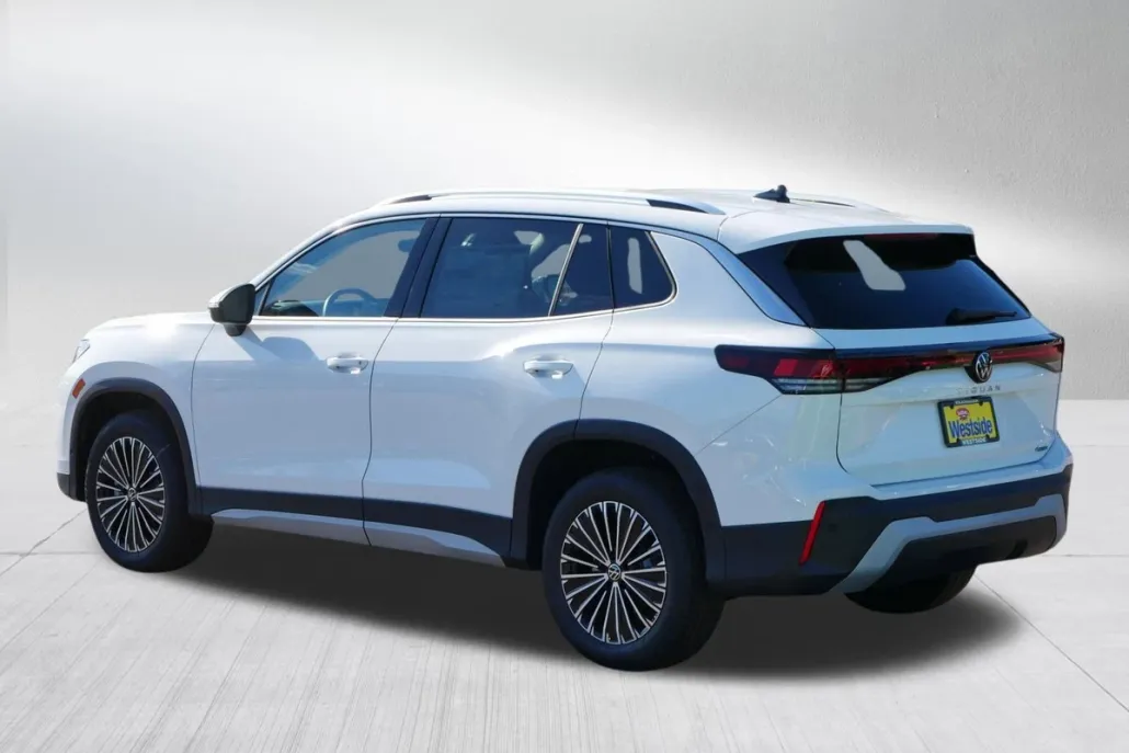 2025 Volkswagen Tiguan S photo 1