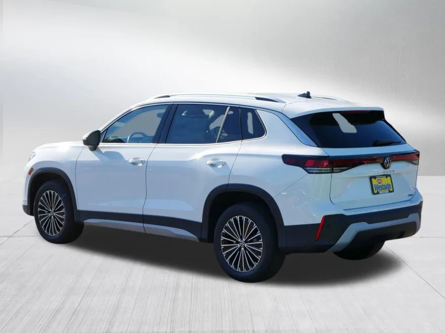 2025 Volkswagen Tiguan S photo 1