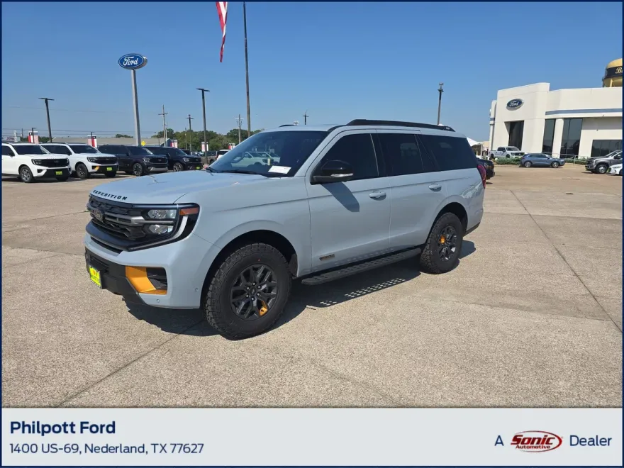 2025 Ford Expedition photo 1