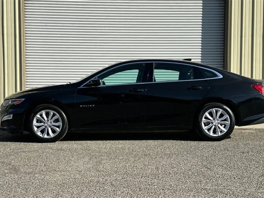 2023 Chevrolet Malibu 1LT photo 1