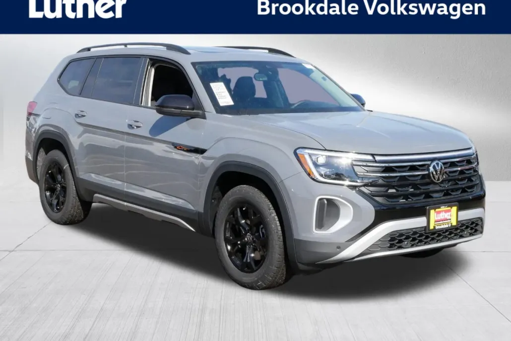 2025 Volkswagen Atlas Peak Edition SE photo 1