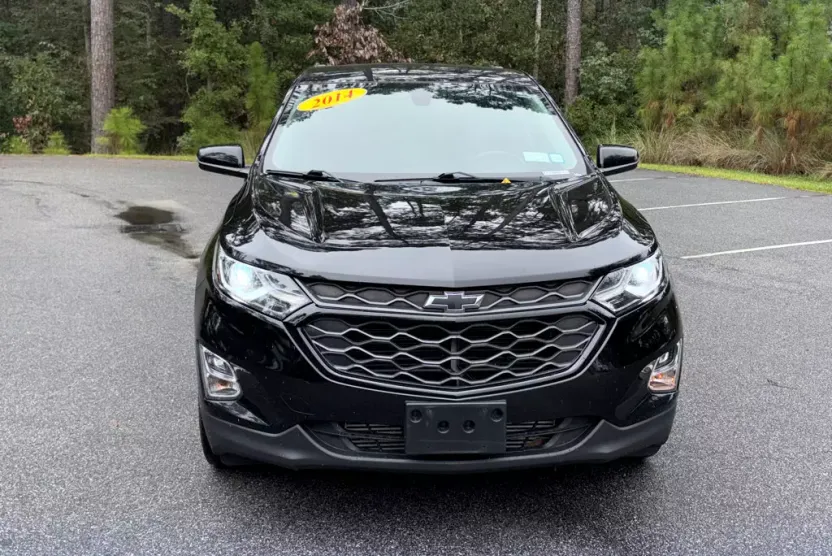 2019 Chevrolet Equinox LT photo 1