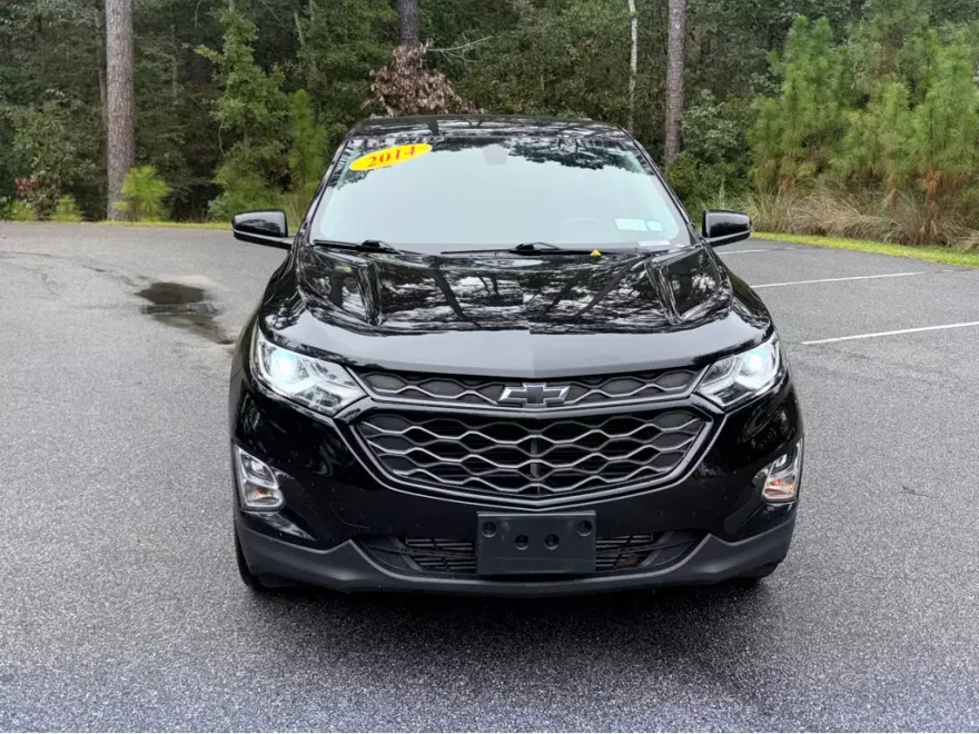 2019 Chevrolet Equinox LT photo 1