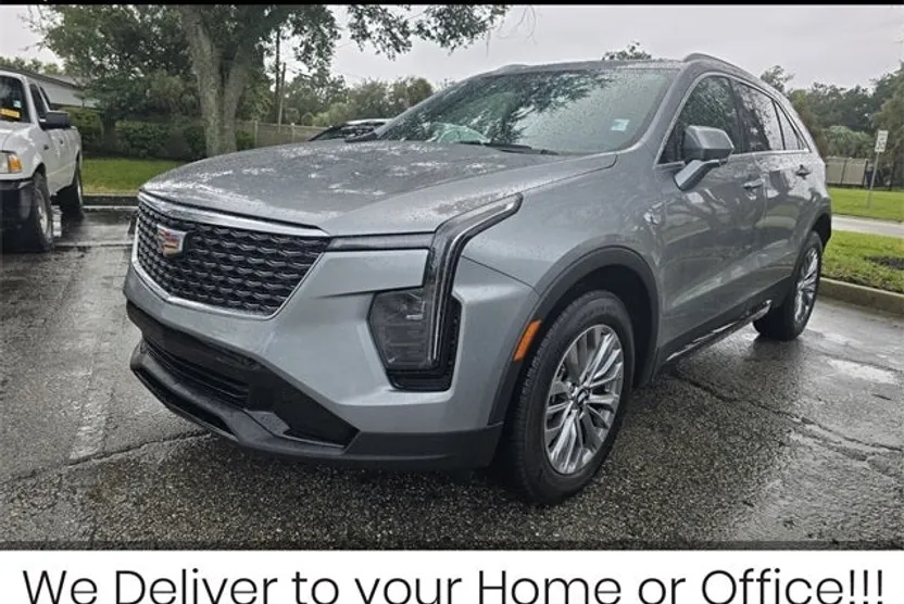2024 Cadillac XT4 Premium Luxury photo 1