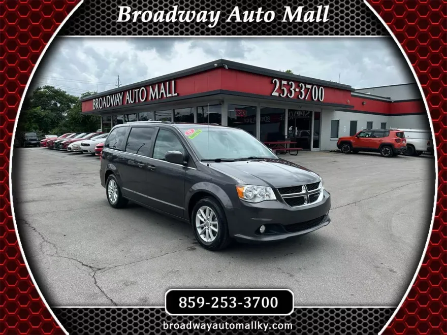 2019 Dodge Grand Caravan SXT photo 1