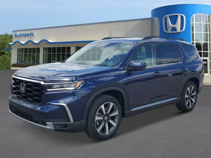 2025 Honda Pilot Touring photo 1